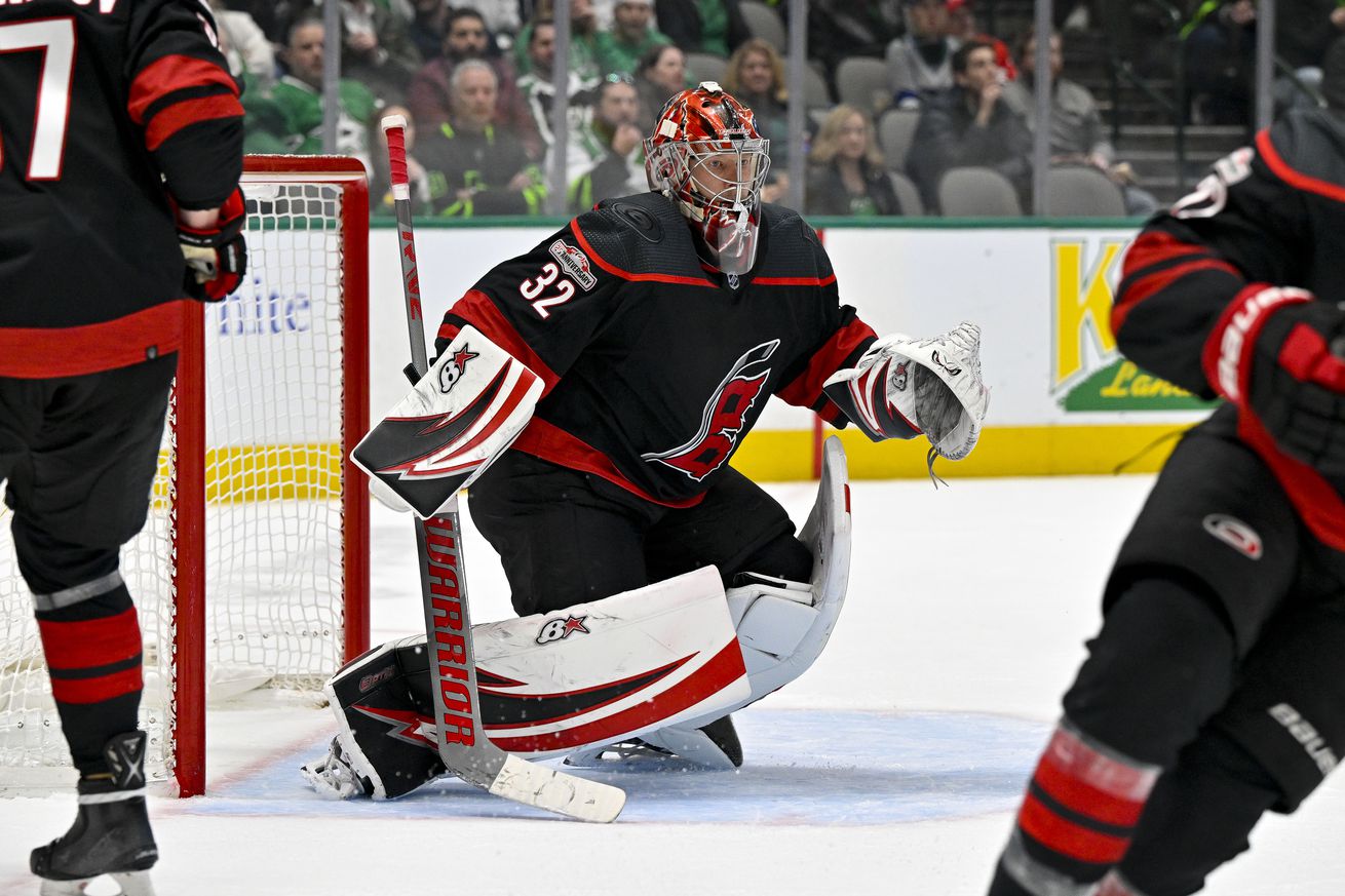 NHL: Carolina Hurricanes at Dallas Stars