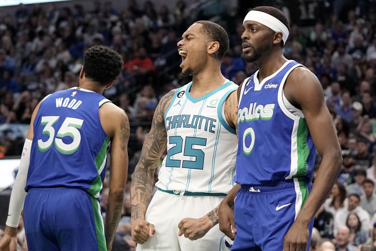 Charlotte Hornets v Dallas Mavericks