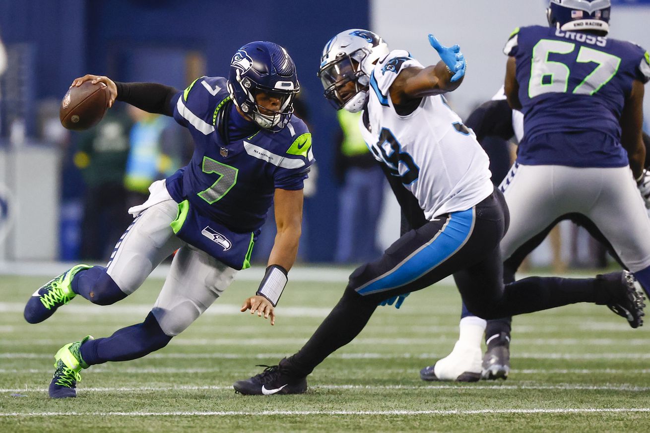 NFL: Carolina Panthers at Seattle Seahawks