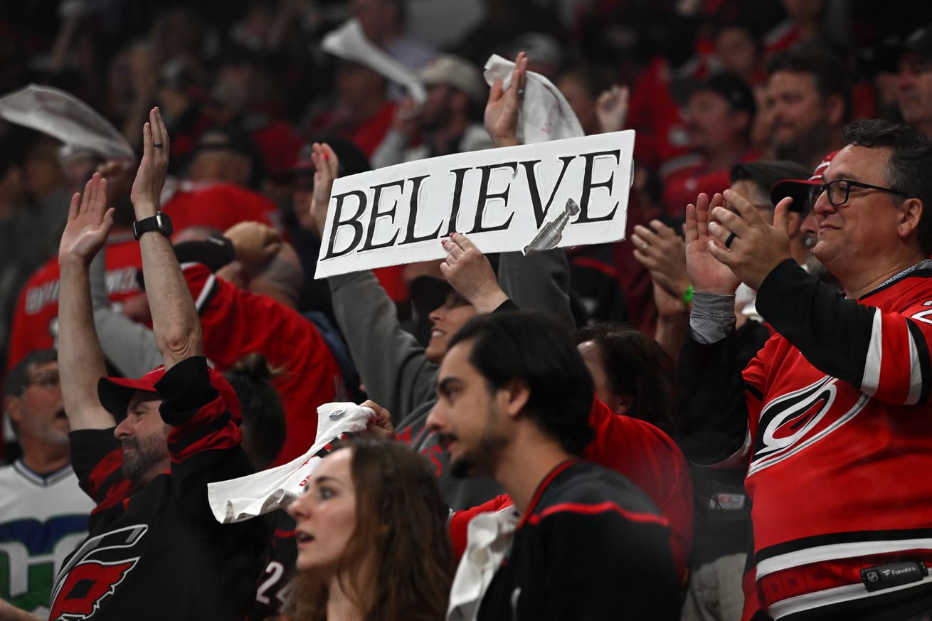 NHL: APR 29 Stanley Cup Playoffs First Round Devils at Hurricanes