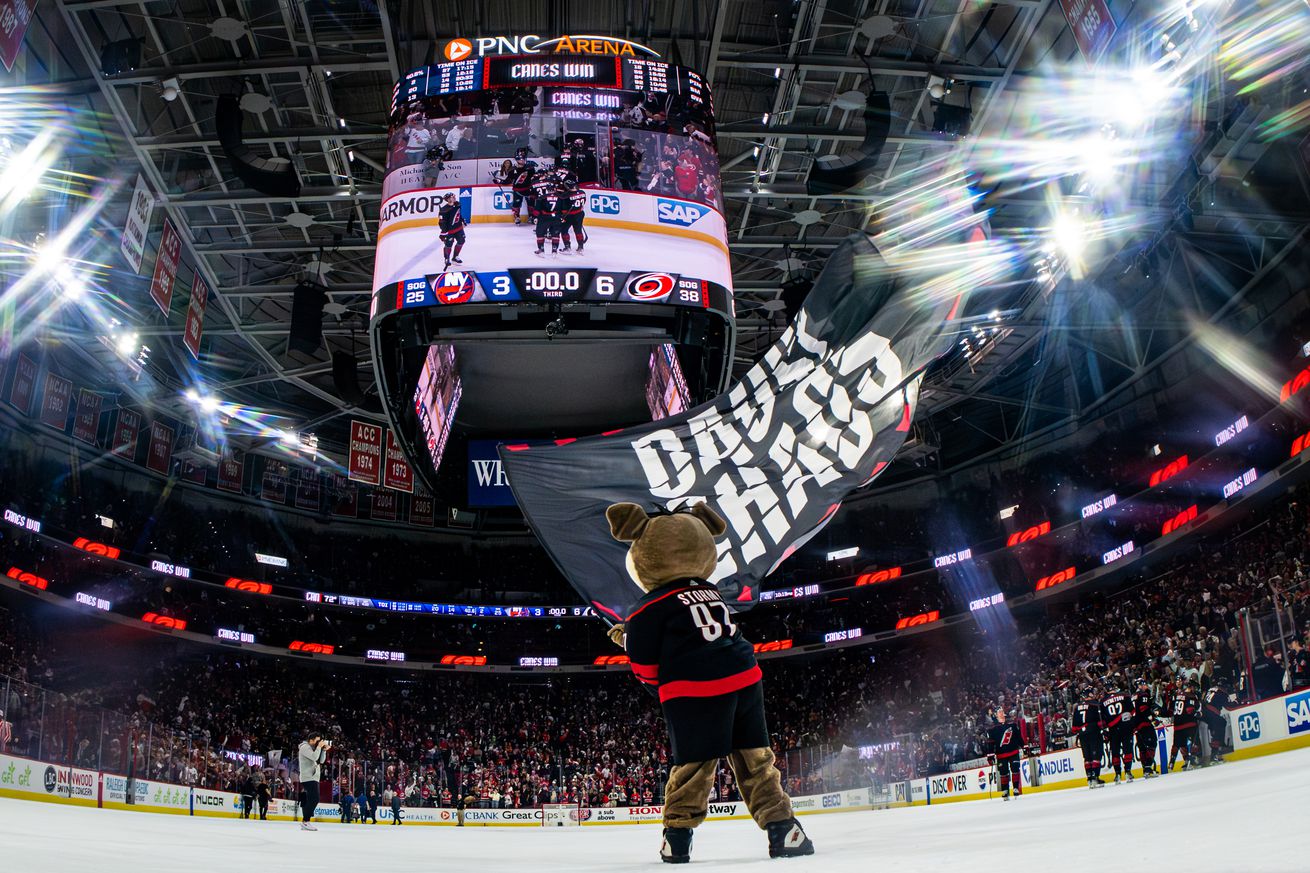 New York Islanders vs Carolina Hurricanes - Game Five