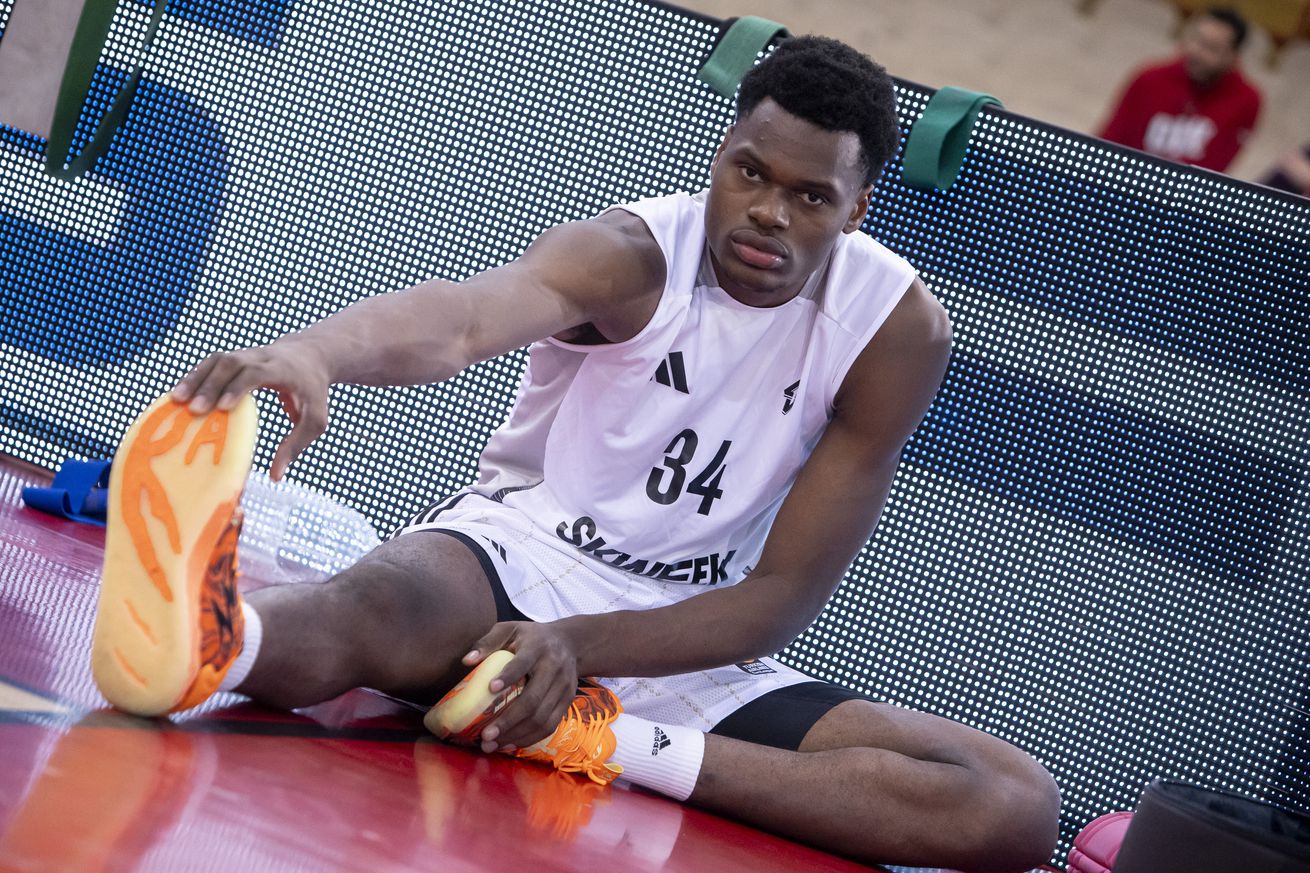 Olympiacos Piraeus v LDLC Asvel Villeurbanne - Turkish Airlines EuroLeague